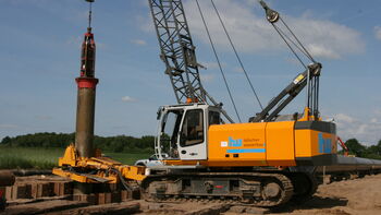 Brunnenbau für die NEL-Pipeline mit dem SENNEBOGEN 630 R-HD bei Hölscher