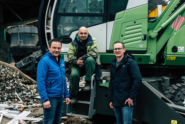 SENNEBOGEN 822 G, material handler for recycling contractor SENNEBOGEN 822 G, material handler for recycling contractor