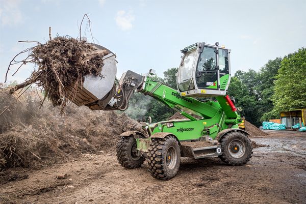 SENNEBOGEN 355 telehandler, composting plant, sorting of green waste, Germany