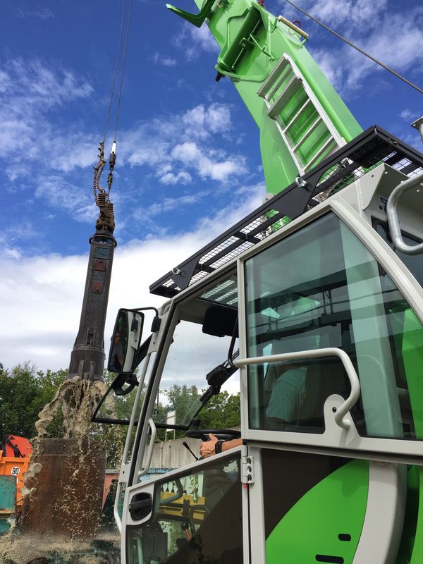 Download (300 dpi) SENNEBOGEN duty cycle crane 624 HD