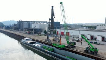 Machine transport by barge-tandem lift-SENNEBOGEN Machine transport by barge-tandem lift-SENNEBOGEN