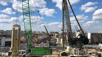 140 t duty cycle crane SENNEBOGEN 6140 E rotary cutter diaphragm wall grab special civil engineering