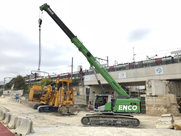 SENNEBOGEN telescopic crane 673 E