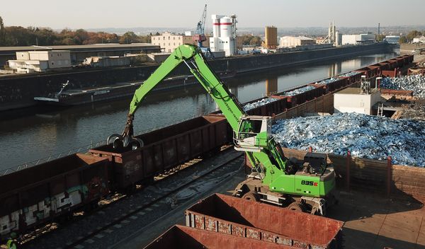 SENNEBOGEN Umschlagmaschine 835 E 