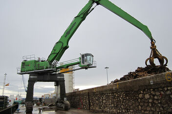 SENNEBOGEN 875 E Crawler Material handler for port handling Gantry Scrap handling