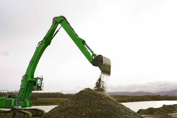 SENNEBOGEN 855 E Hybrid - Kiesgewinnung SENNEBOGEN 855 E Hybrid - Kiesgewinnung