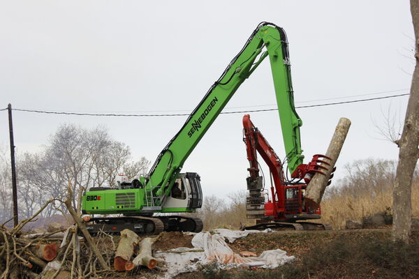 SENNEBOGEN 718 M Mobil Umschlagbagger Umschlagmaschine 830 HD Raupe Baumfällung