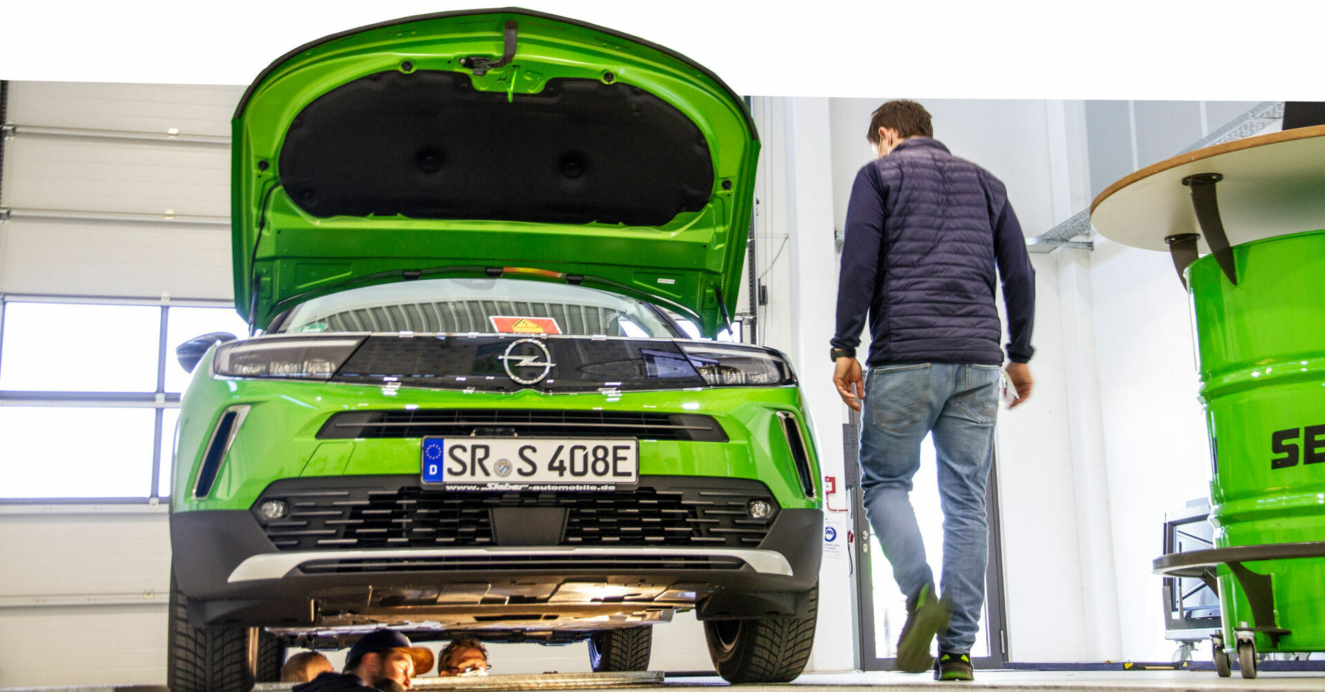 High-voltage training for battery powered material handlers