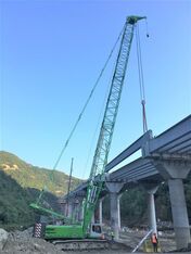 SENNEBOGEN 5500 Crawler crane / Lattice boom crane / Construction site crane Bridge construction