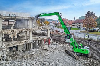Abbruchbagger SENNEBOGEN 830 Abbruch selektiver Rückbau