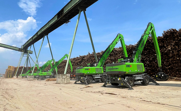 SENNEBOGEN 830 E - Holzumschlag