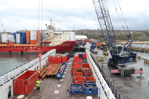 SENNEBOGEN 6130 HMC Hafenmobilkran Hafenkran Hafenumschlag