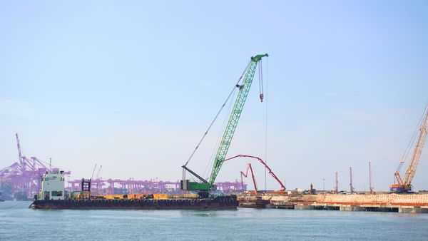 SENNEBOGEN 6300-Offshore-Seilbagger-Hafenbau SENNEBOGEN 6300-Offshore-Seilbagger-Hafenbau