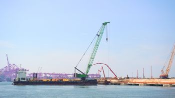 SENNEBOGEN 6300-Offshore-Seilbagger-Hafenbau