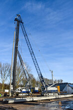 SENNEBOGEN 100 t duty cycle crane 6100 E crawler lifting and foundation work