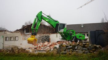 Demolition work with SENNEBOGEN 830 Vario Tool