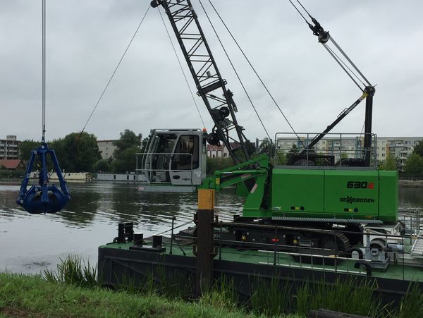 Seilbagger im wasserbau - SENNEBOGEN 630 HD E-Serie