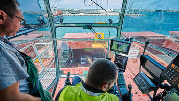 SENNEBOGEN port cab interior view mobile harbour crane port 9300 E