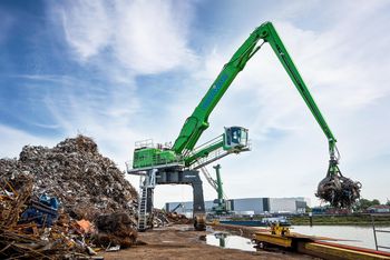 ship loading with SENNEBOGEN 875, material handler, port handling, scrap handing ship loading with SENNEBOGEN 875, material handler, port handling, scrap handing