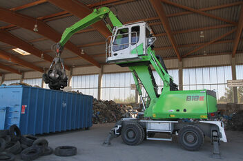 SENNEBOGEN 818 E Mobile compact material handler – Container loading and recycling