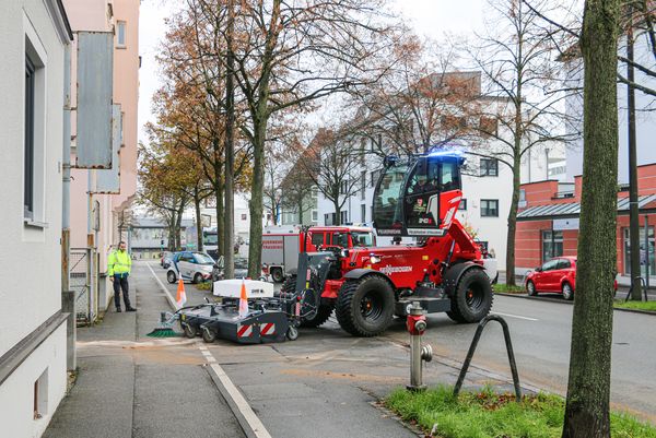 cleanup oil spill, SENNEBOGEN 340 G, Telehandler with fire service equipment