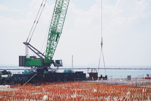 SENNEBOGEN 6300-Offshore-Seilbagger-Hafenbau SENNEBOGEN 6300-Offshore-Seilbagger-Hafenbau