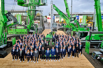 SENNEBOGEN bauma Team 2022 - Gruppenbild