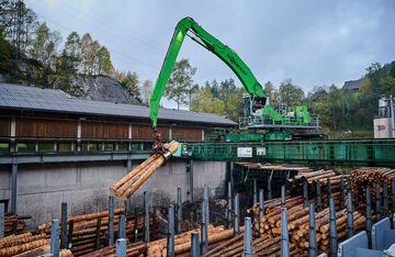 SENNEBOGEN Umschlagmaschine Umschlagbagger 835 E Spezial Holzumschlag Rundholzplatz Sägewerk