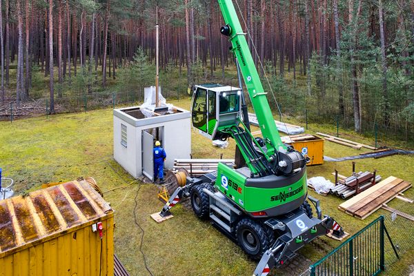 kompakter 16 t SENNEBOGEN Telekran im Brunnenbau