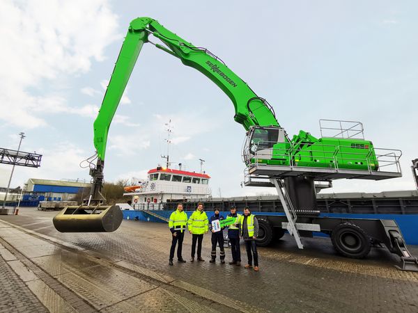 The SENNEBOGEN 855 E Hybrid in northern Germany