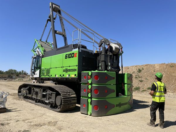 SENNEBOGEN 6100 HD, duty cycle crane with dragline buket, gravel extraction, France SENNEBOGEN 6100 HD, duty cycle crane with dragline buket, gravel extraction, France