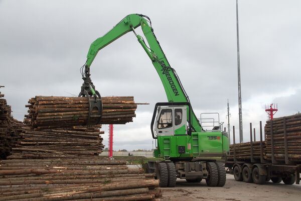 Holzumschlag bei dem Unterehmen Modern Lumber Technologies LLC
