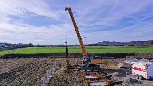 624 E Seilbagger für den Brunnenbau bei Hölscher