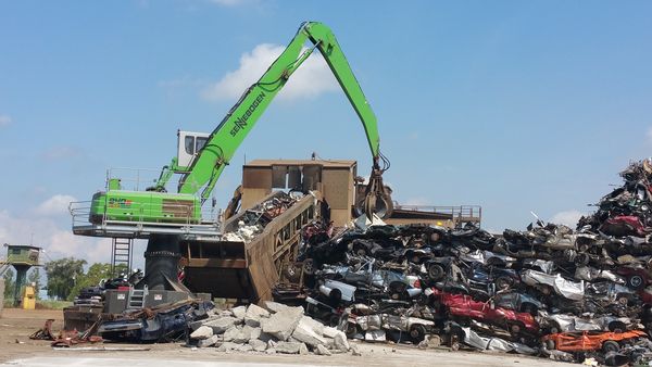 SENNEBOGEN 840 E beim Schrottrecycling von der Great Lakes Region bis runter nach Florida