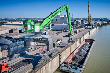 world’s largest material handler, SENNEBOGEN 895 E-Series Hybrid, Ennshafen, Austria