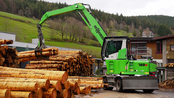 Holzverarbeitung im Holzwerk mit SENNEBOGEN 723_Holzumschlag