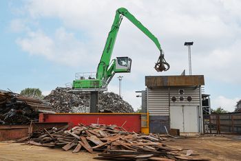 SENNEBOGEN 840-scrap handling-electric material handler