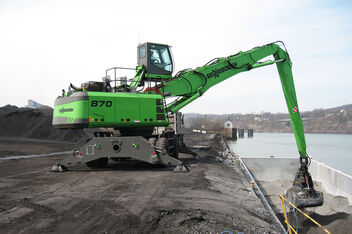 SENNEBOGEN 870 E Hybrid Mobile Material handler for port handling