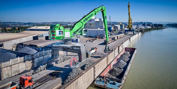 world’s largest material handler, SENNEBOGEN 895 E-Series Hybrid, Ennshafen, Austria world’s largest material handler, SENNEBOGEN 895 E-Series Hybrid, Ennshafen, Austria