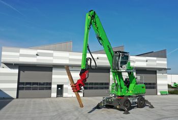 Baumpflege mit Fällbagger, Gehölzpflege, SENNEBOGEN 728, Holz-Umschlagbagger