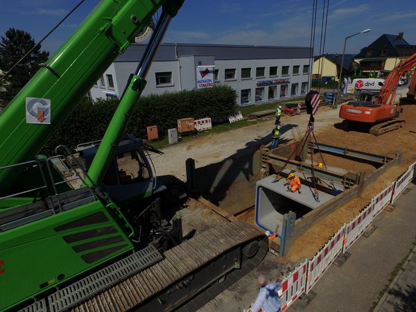 Download (RGB, 300 dpi) SENNEBOGEN 6113 im Spezialtiefbau Gollwitzer Neumarkt