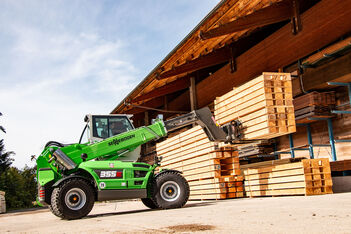 SENNEBOGEN Teleskoplader Telehandler 355 E Holzwerk Sägewerk Hubgabel