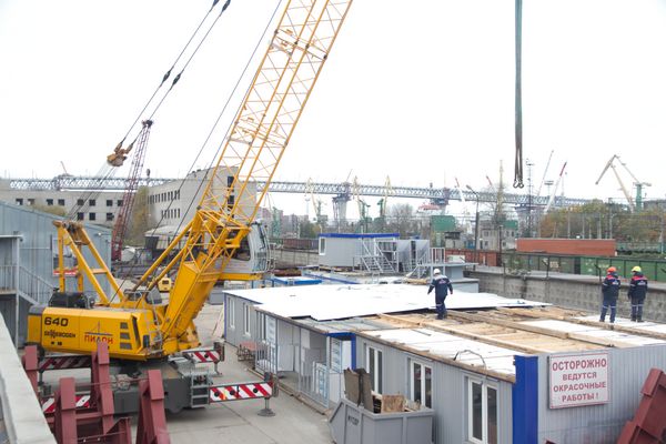 Download (RGB, 300 dpi) Loading and logistics tasks at the Pilon company