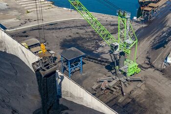 SENNEBOGEN 9300 E Port crane Mobile port crane for ship handling Port handling Coal handling