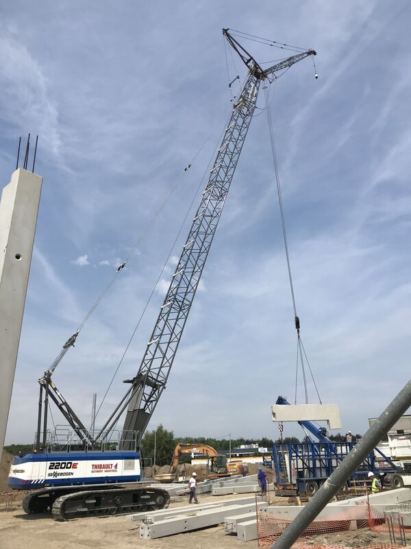 SENNEBOGEN crawler crane 2200 E