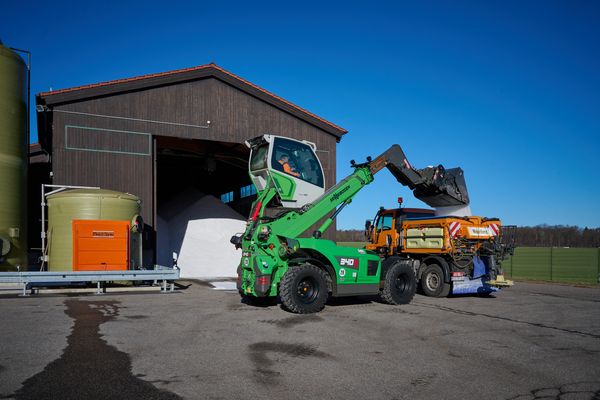 SENNEBOGEN 340 G, Telehandler, Salt loading, Loading snowplough SENNEBOGEN 340 G, Telehandler, Salt loading, Loading snowplough