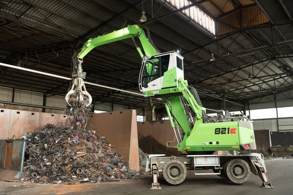 SENNEBOGEN material handler 821 E scrap handling waste management orange peel grab