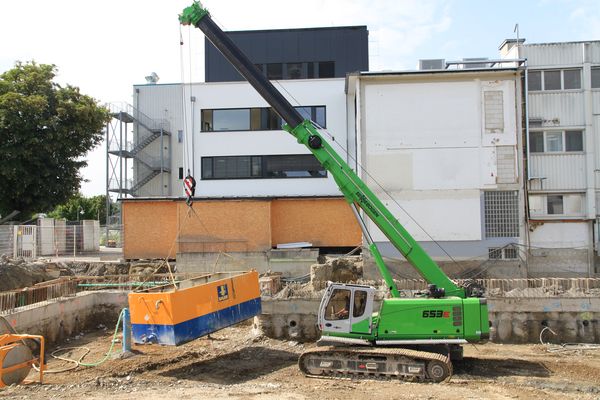 SENNEBOGEN 653 E-Series telescopic crawler crane lifting works structural engineering