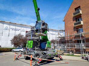 scaffolding with 16 t telescopic crane, SENNEBOGEN 613, Denmark