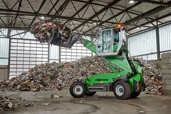 SENNEBOGEN Teleskoplader Telehandler 355 E Recycling Abfallwirtschaft Mülldeponie Entsorgungsbetrieb Niederhalterschaufel